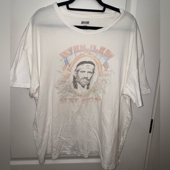 Tailgate Tops - Willie Nelson White Graphic T-Shirt